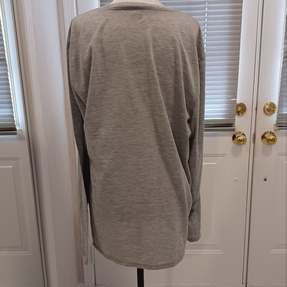 4/$40 Gray Long Sleeve Tee - Size Large - Picture 4 of 7